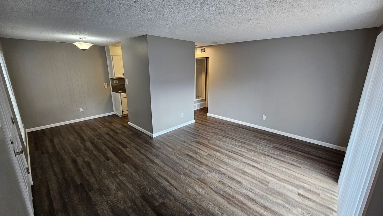 Providence House Apartments - Photo 3 of 9