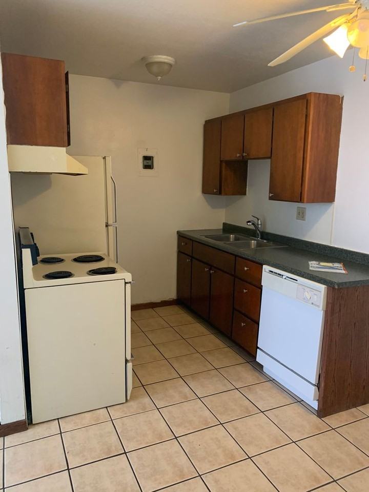 904-912 - Photo 2 of 7