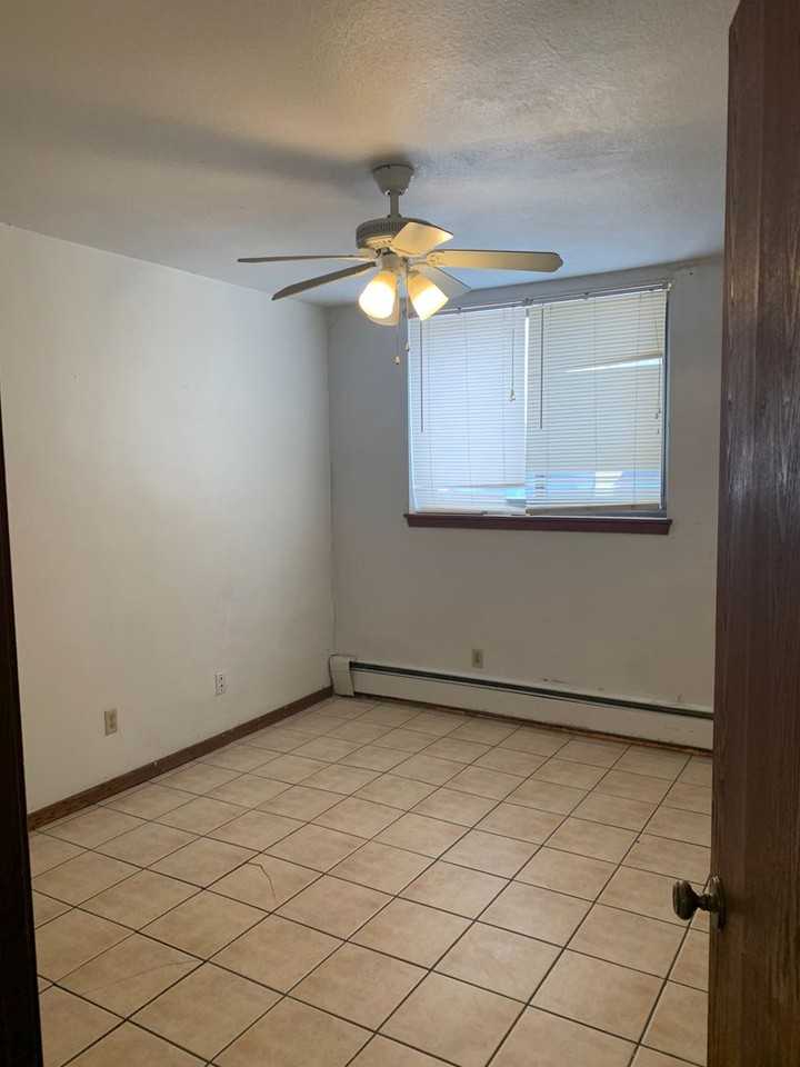 904-912 - Photo 4 of 7