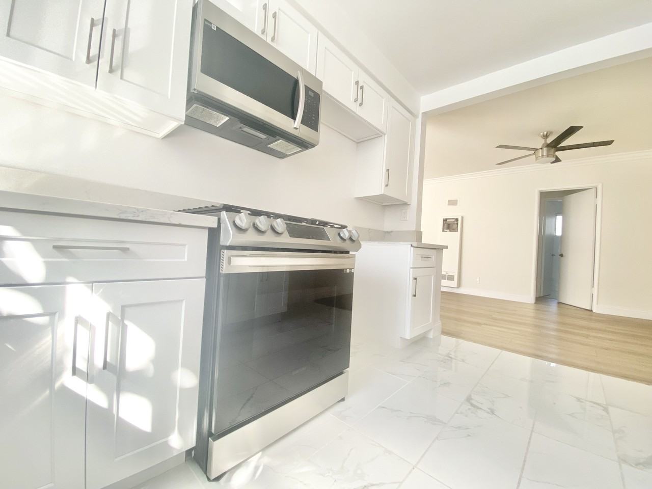 12410 Chandler Blvd #13A - Photo 3 of 13