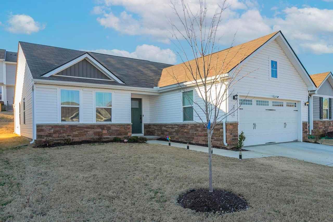 2916 Winterberry Dr - Photo 2 of 34