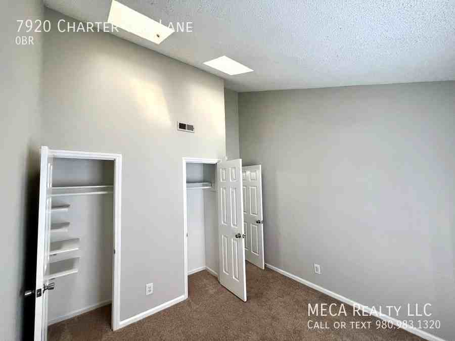 7920 Charter Oak Ln - Photo 3 of 20