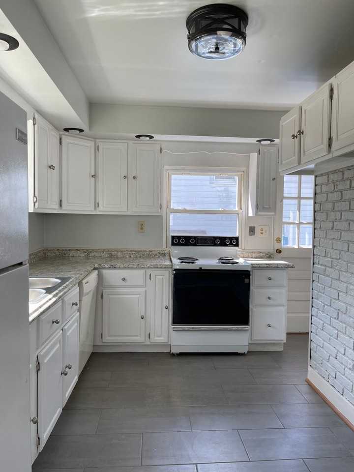 3870 Zinsle Ave - Photo 6 of 18