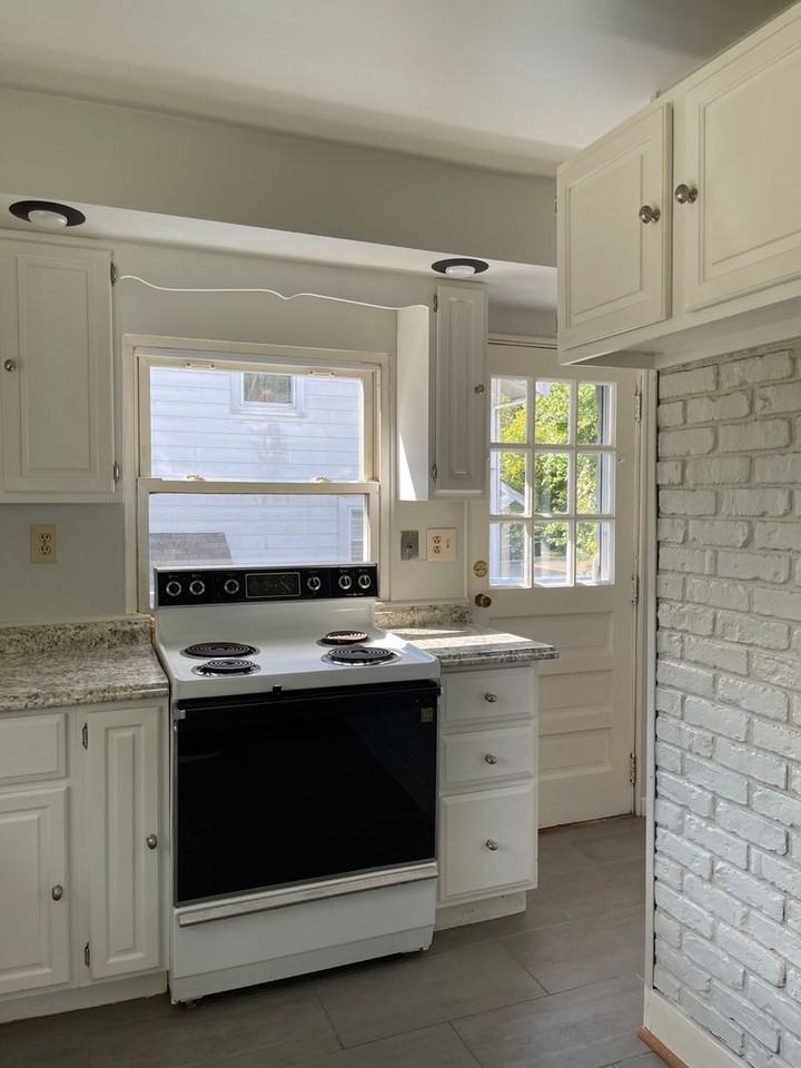 3870 Zinsle Ave - Photo 5 of 18