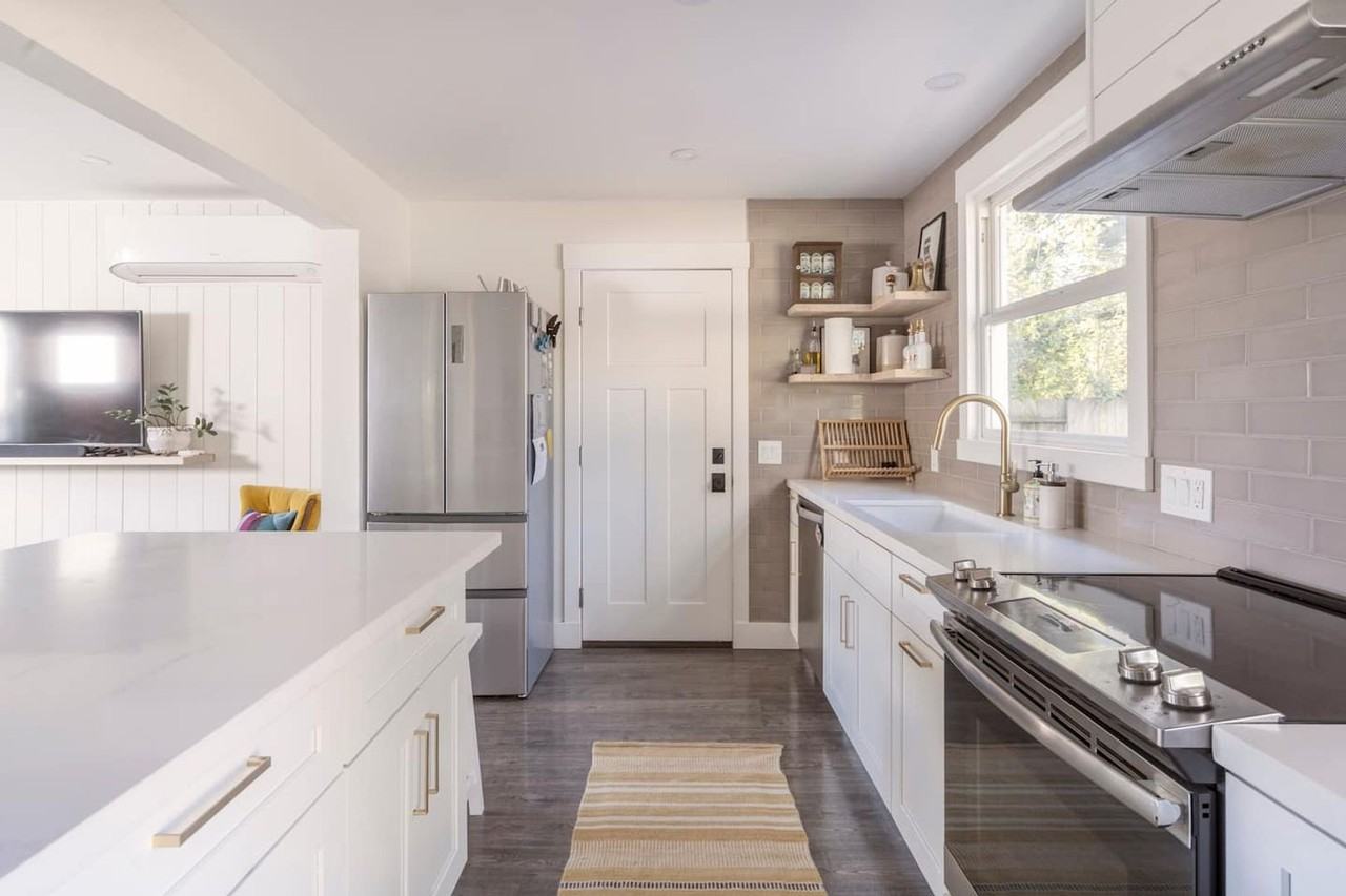 117 Dewitt Ave - Photo 4 of 25