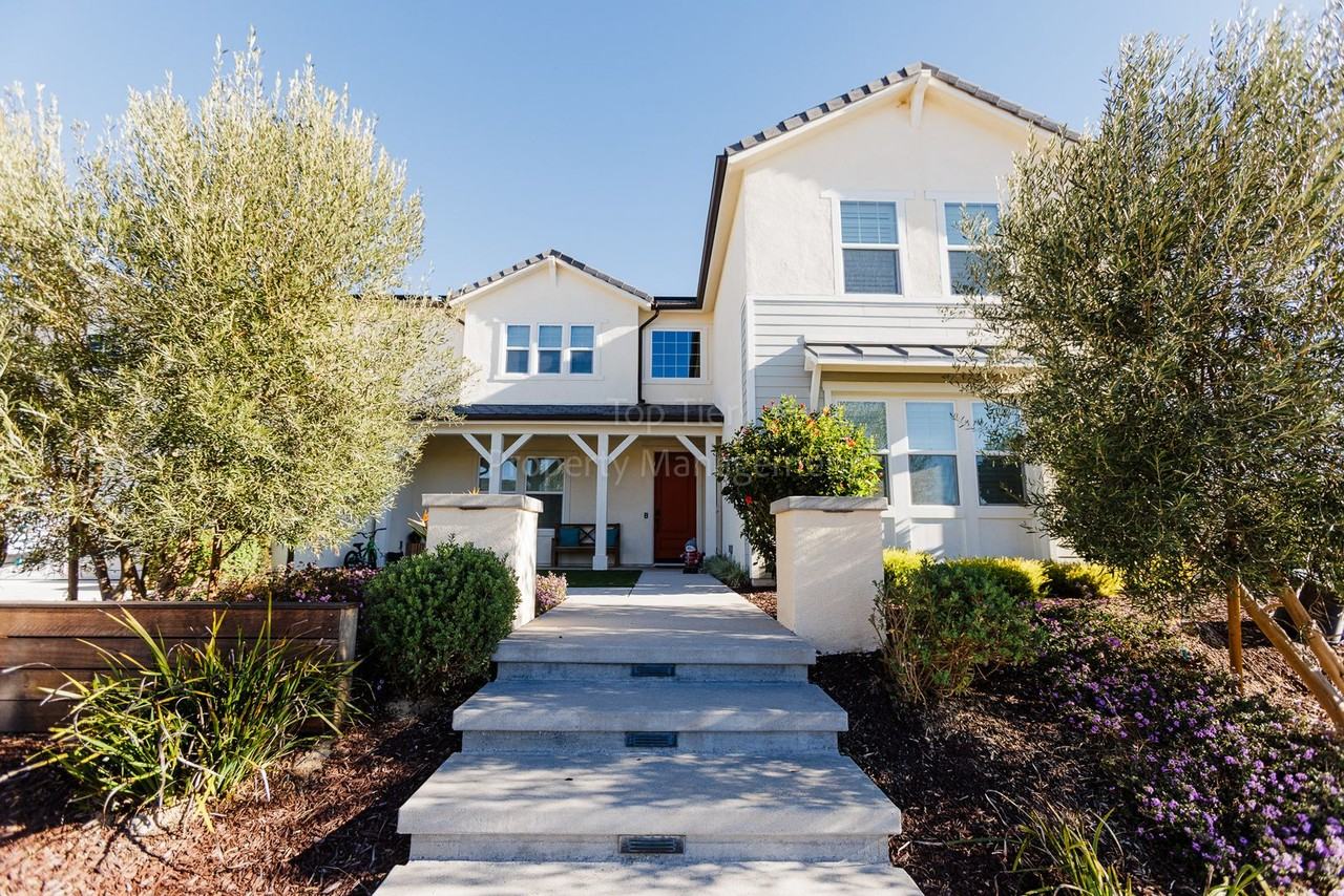 2851 Livery Pl - Photo 2 of 50