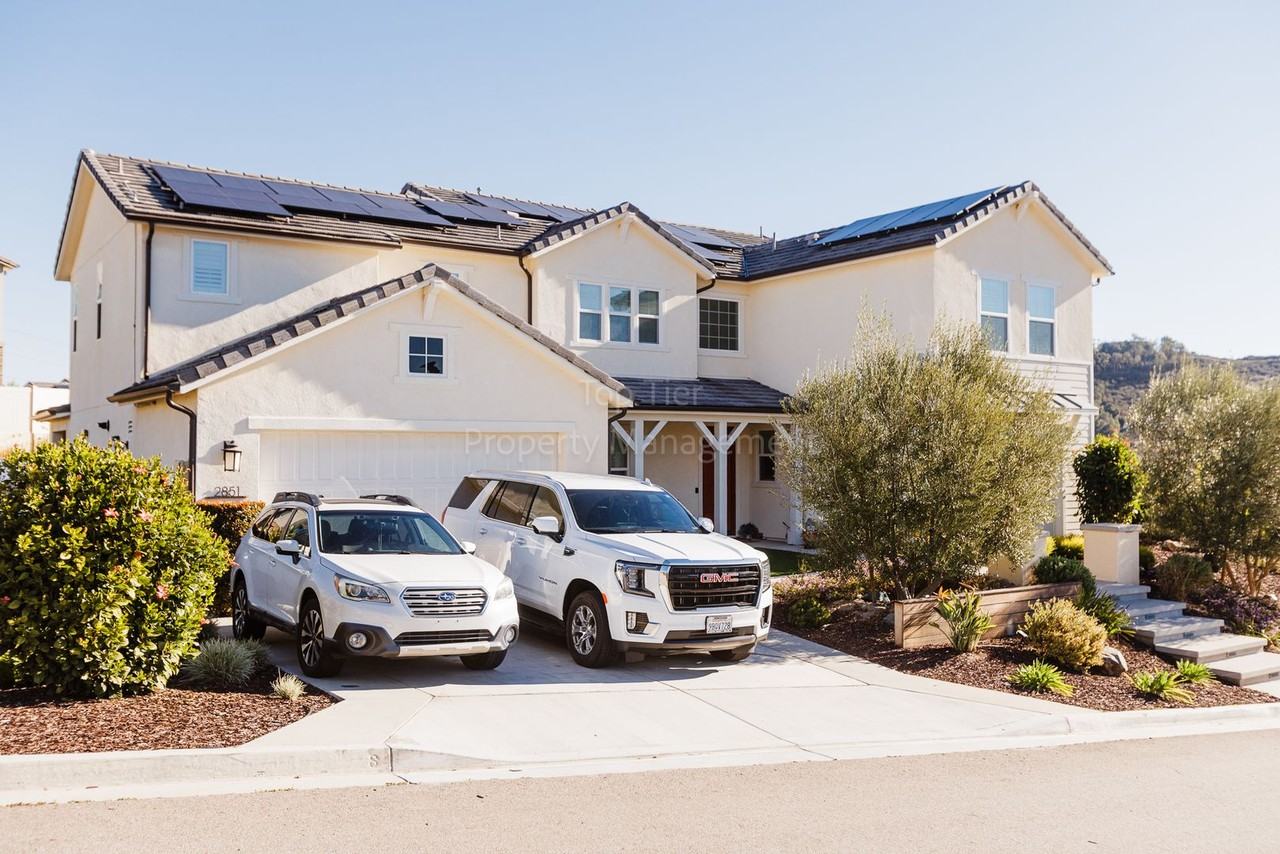 2851 Livery Pl - Photo 3 of 50