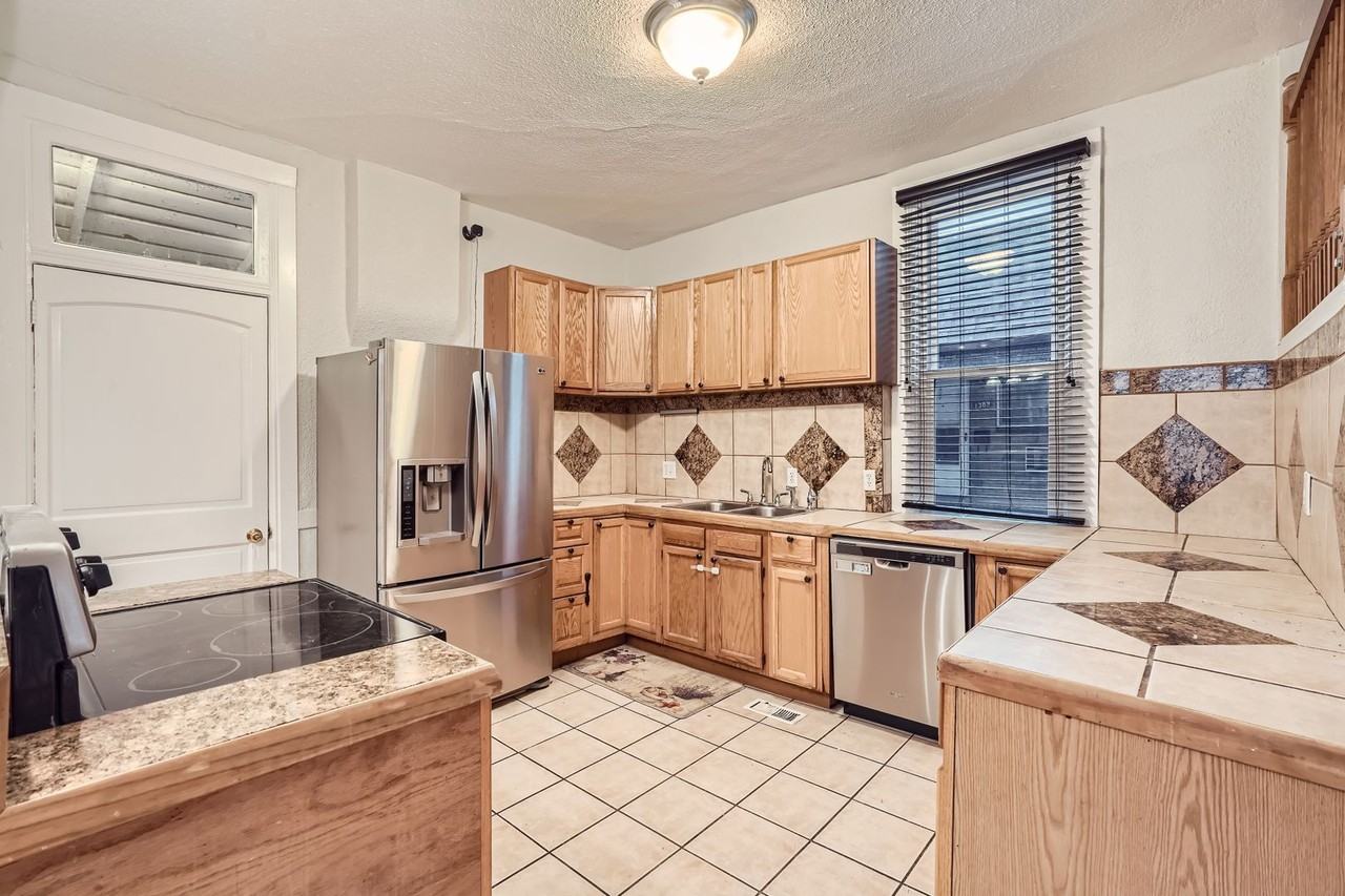 1381 Knox Ct - Photo 7 of 26