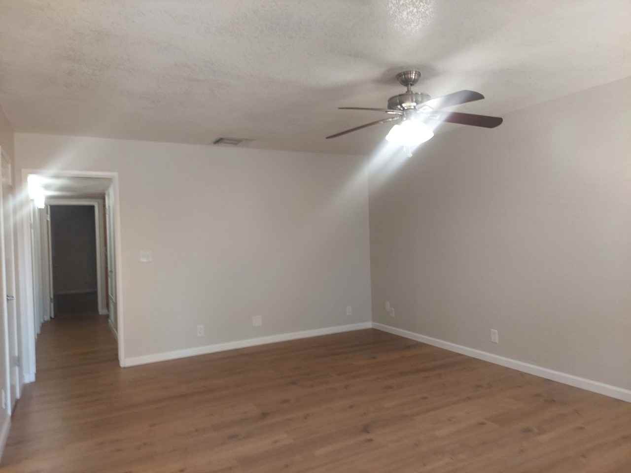 1028 Kinnett Ave - Photo 2 of 16
