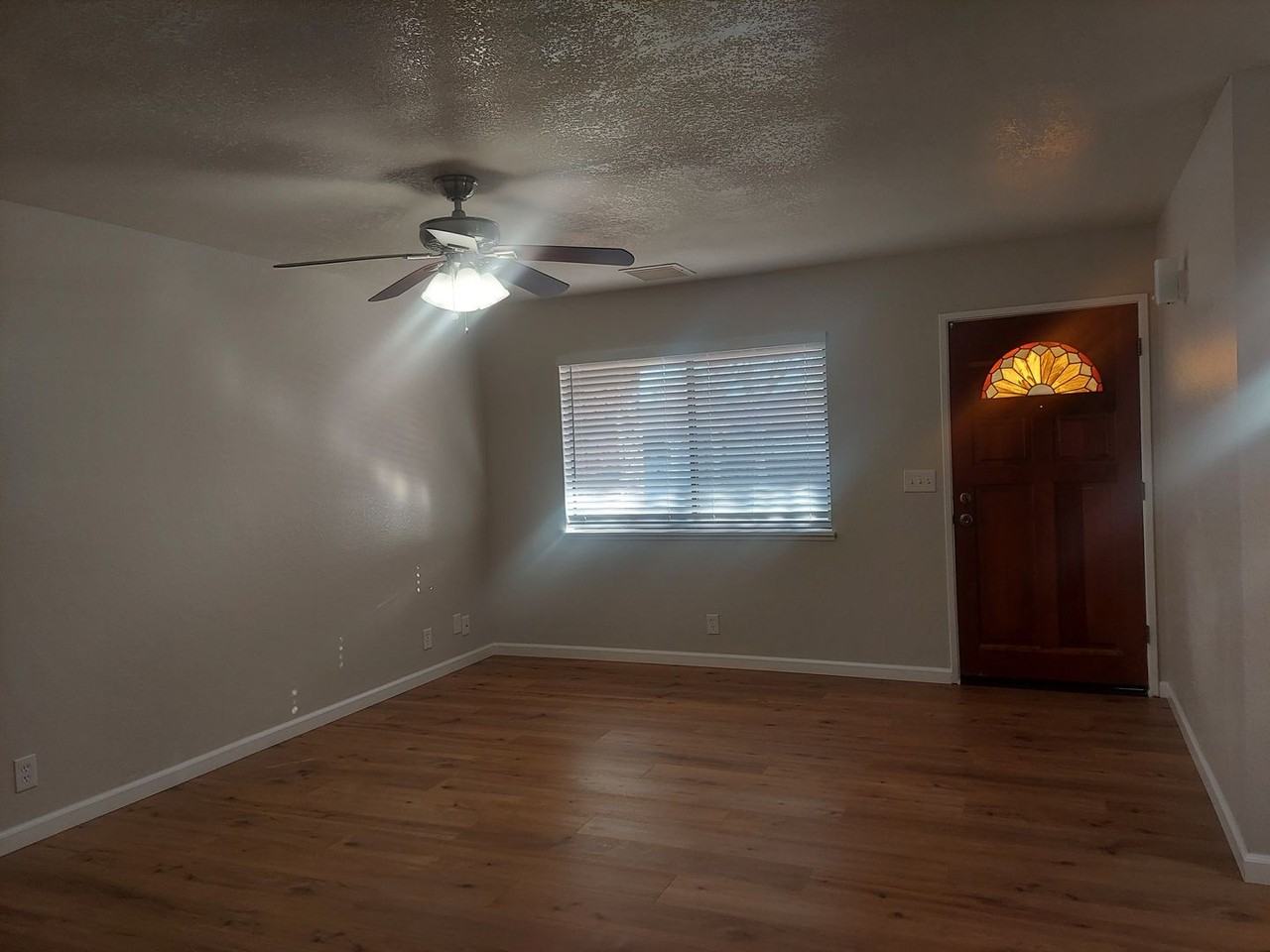 1028 Kinnett Ave - Photo 3 of 16