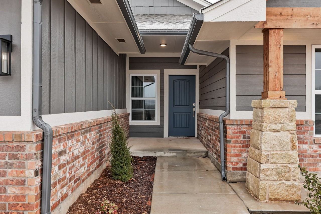 2747 Juneberry Ln - Photo 2 of 28