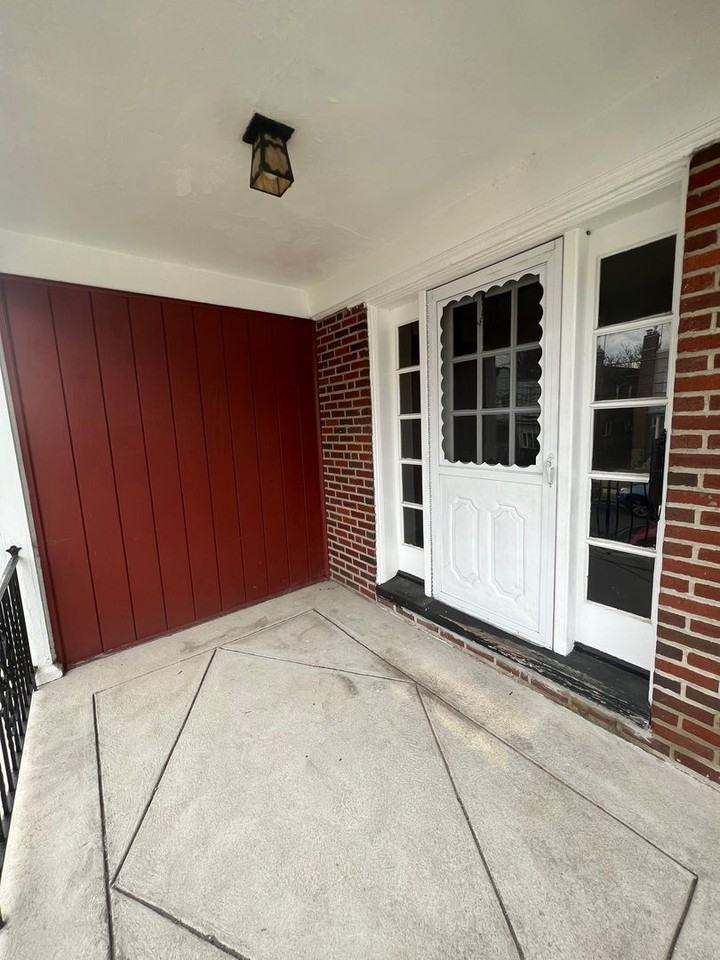 232 Roberta Ave - Photo 2 of 16