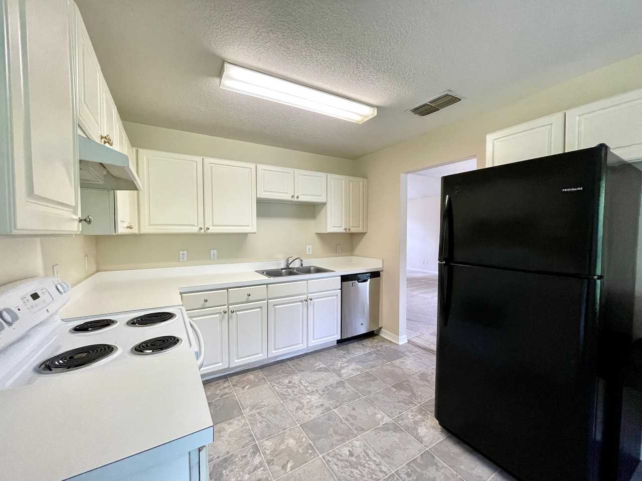 2421 Abalone Blvd - Photo 5 of 43