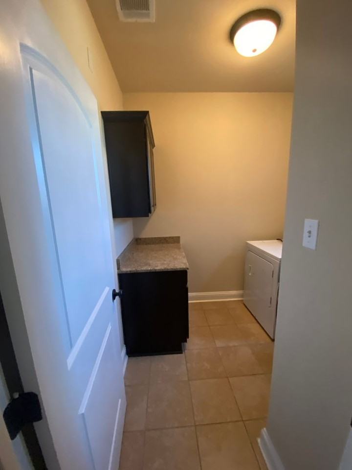 1046 Maize St - Photo 5 of 13