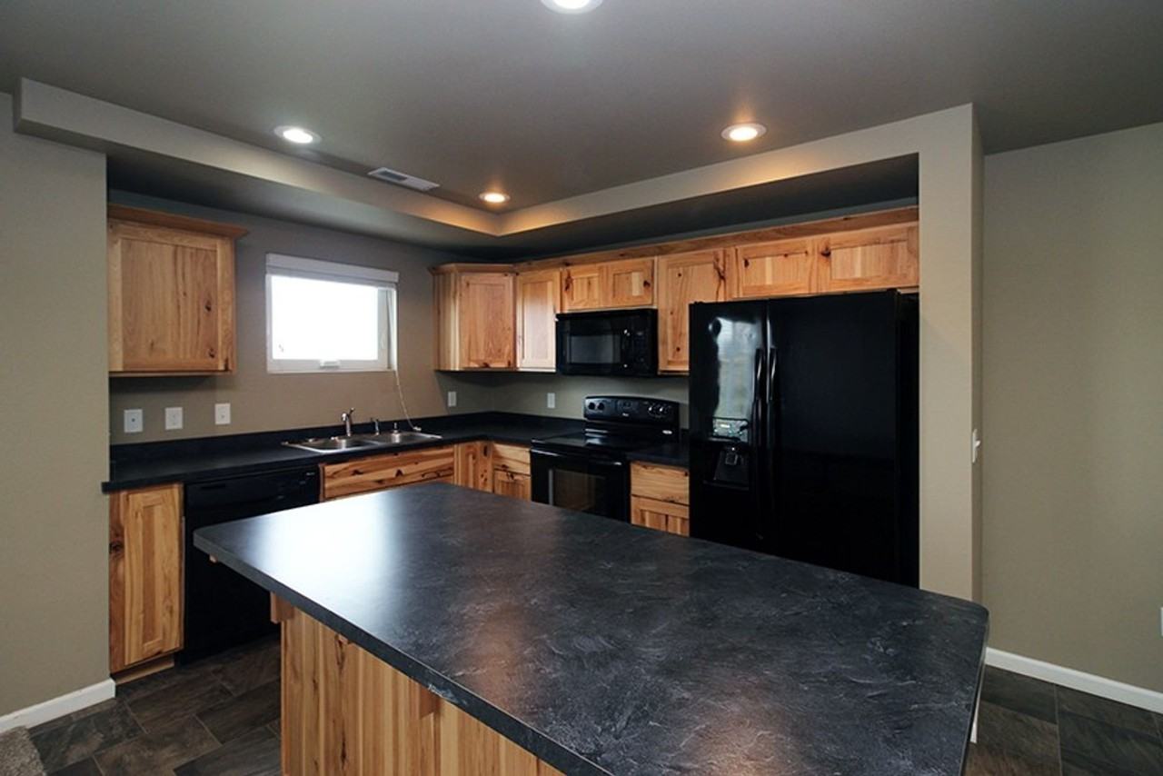 4231 Serenity Ct - Photo 6 of 23