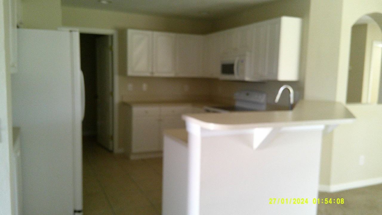 2718 Sw 3rd Ln - Photo 6 of 19