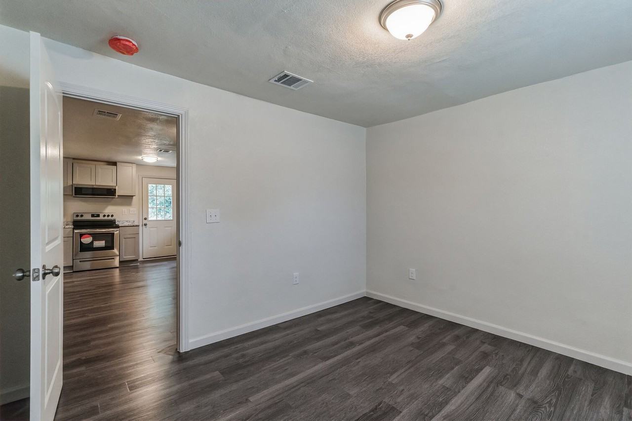 101 W Schreiner St - Photo 6 of 30