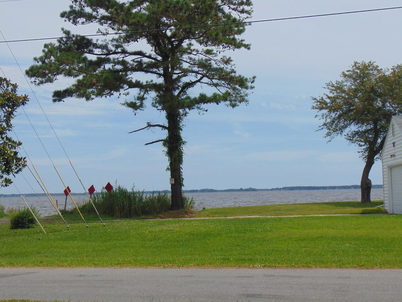 1760 Soundneck Rd - Photo 2 of 16