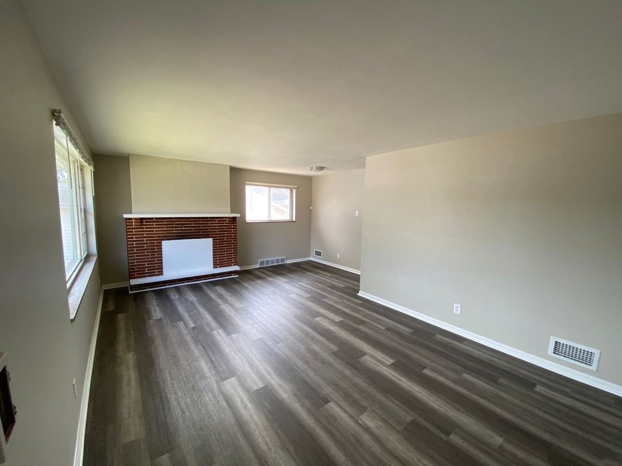 5915 Mimika Ave - Photo 2 of 21