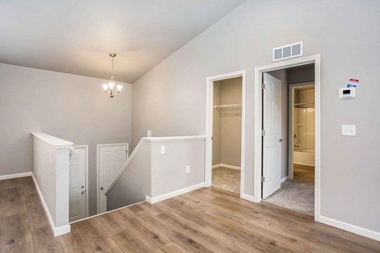 3021 Midwood St - Photo 5 of 17