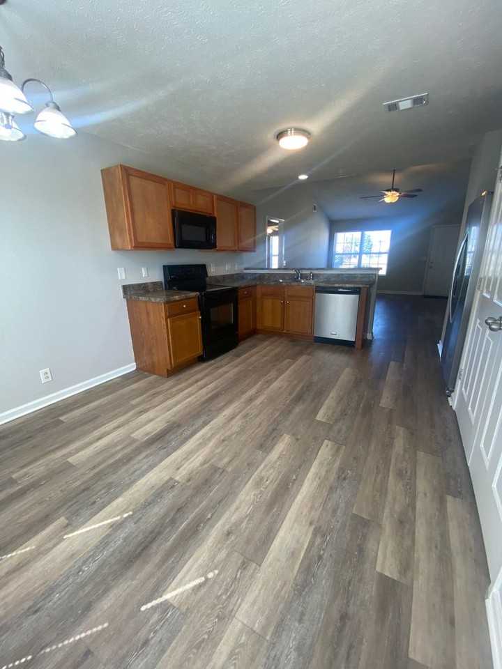 1155 Catawba Way - Photo 2 of 24