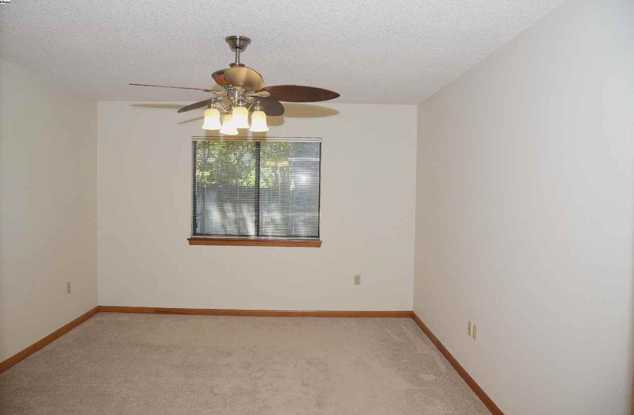 344 Evergreen Ave - Photo 7 of 18