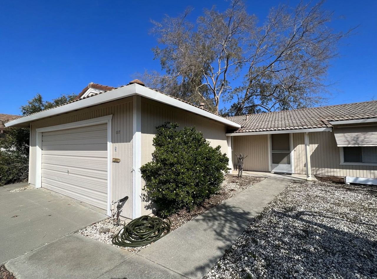 107 Lassen Cir - Photo 2 of 26