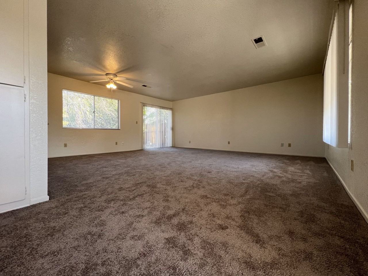 107 Lassen Cir - Photo 3 of 26