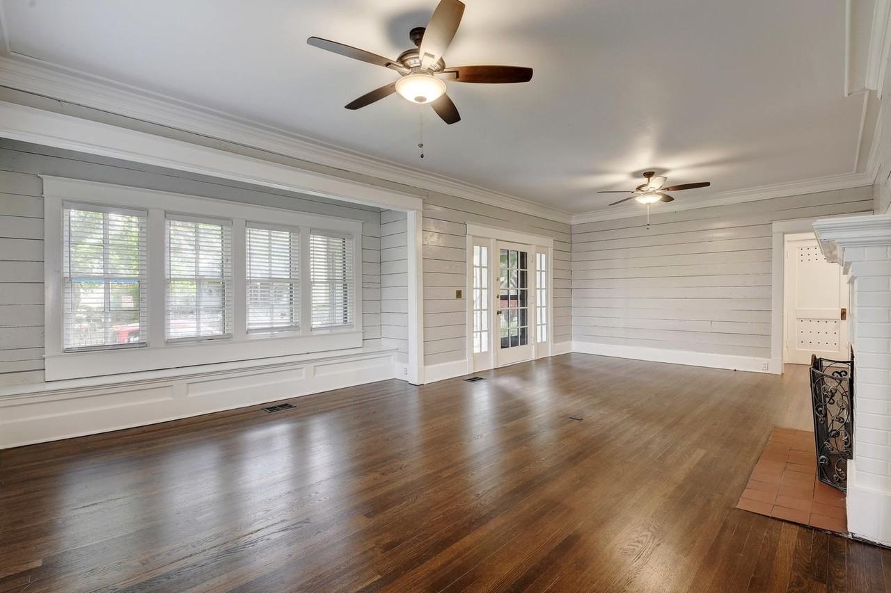 903 Shoal Cliff Ct - Photo 4 of 33