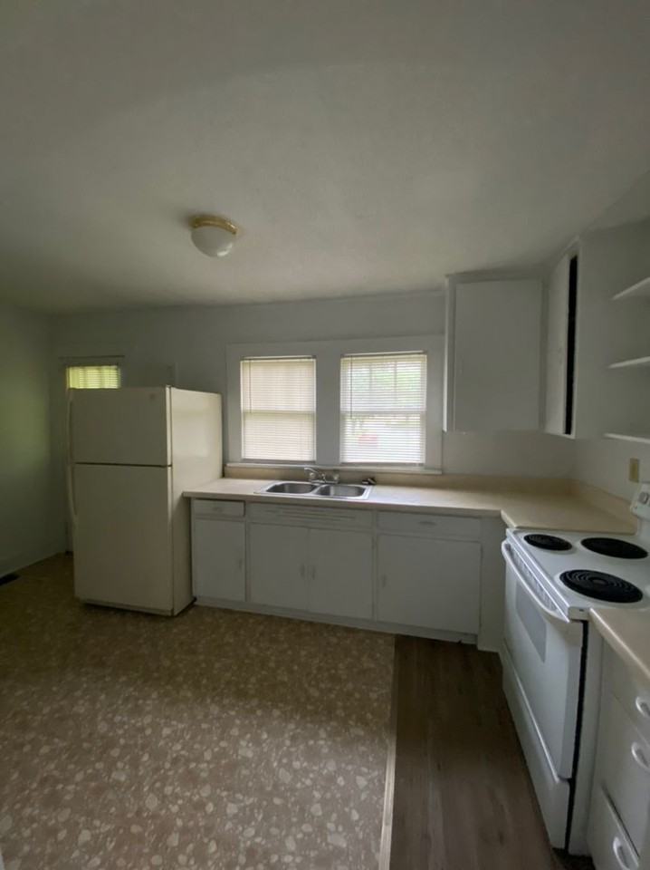 1018A Corbin St - Photo 3 of 6