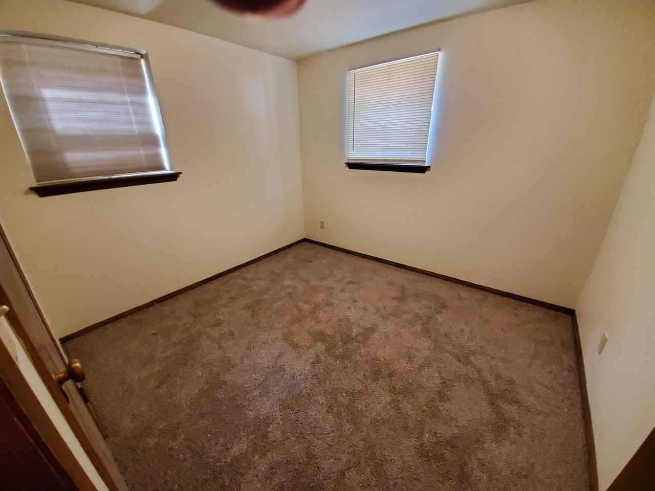 5005 N 106th St - Photo 7 of 15