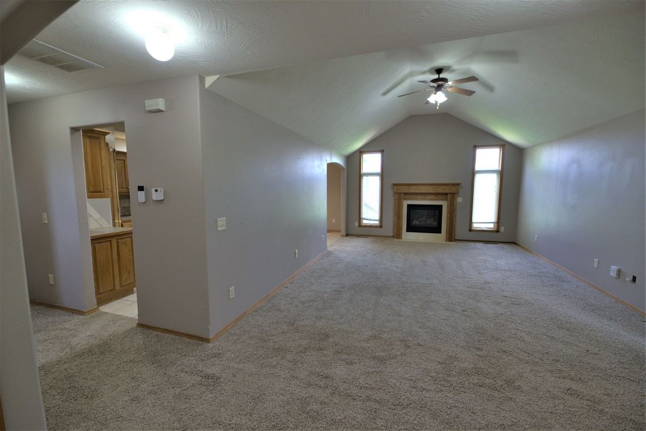 3515 W Teresa Ct - Photo 3 of 13