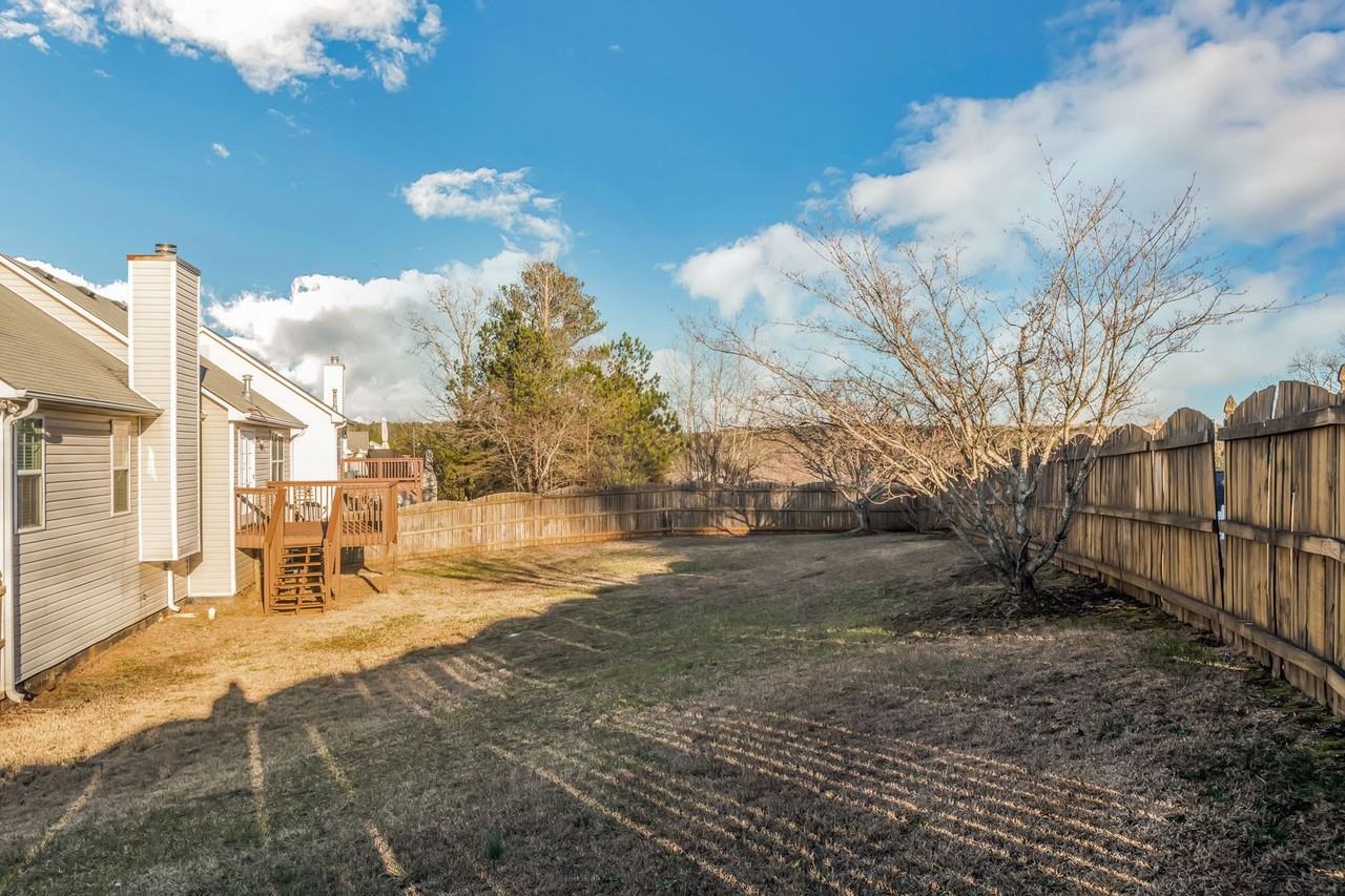 202 Millpond Pkwy - Photo 3 of 24