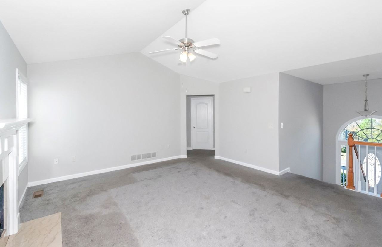 202 Millpond Pkwy - Photo 7 of 24