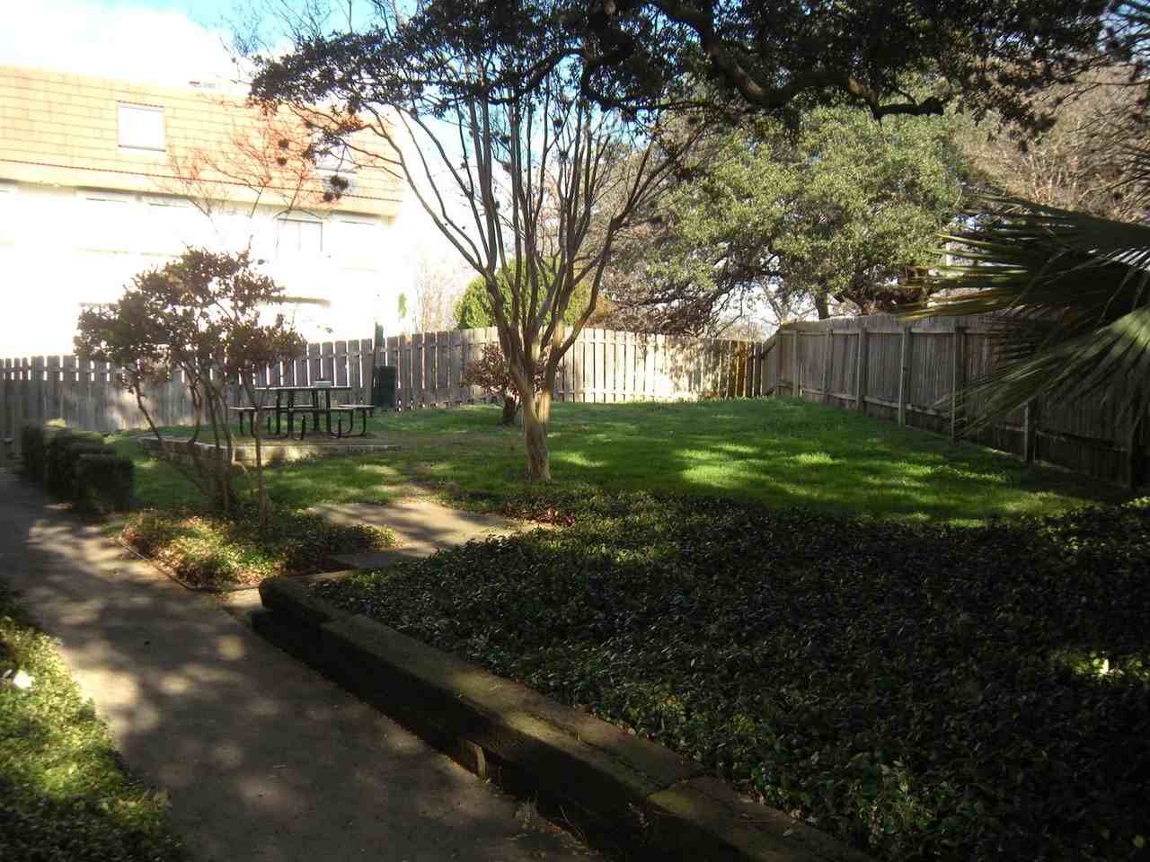 114 E 31st St - Photo 2 of 3