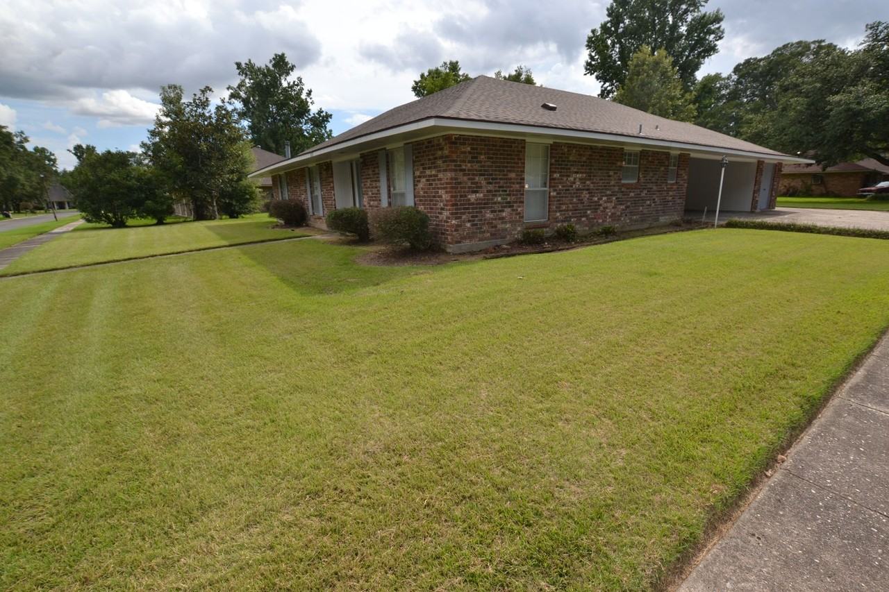 513 Rue Douceur - Photo 2 of 39