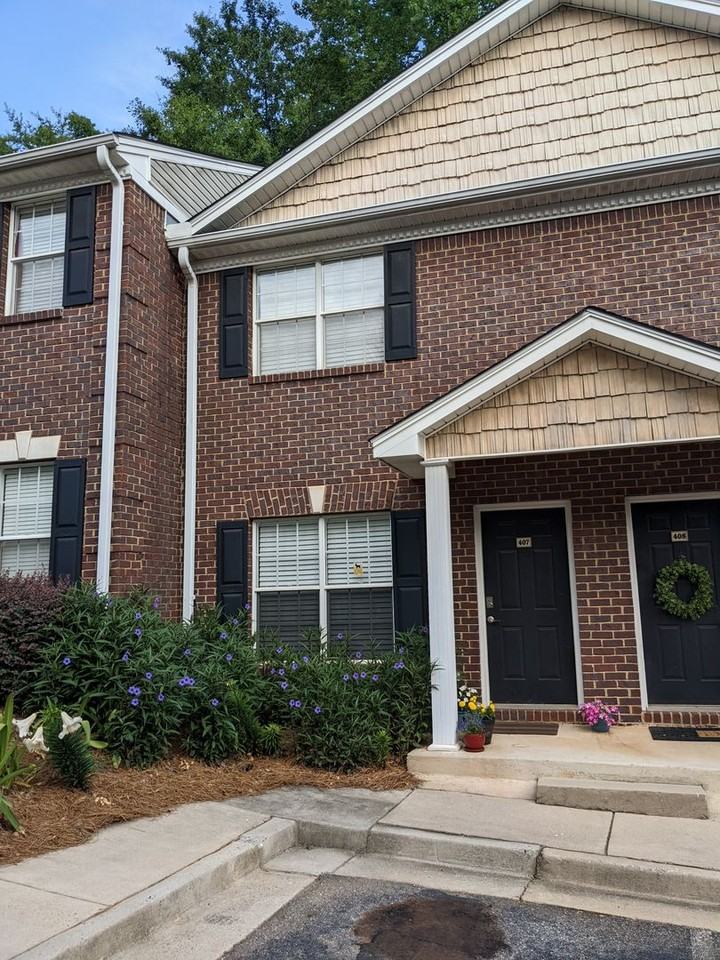 101 Wood Lake Dr #407