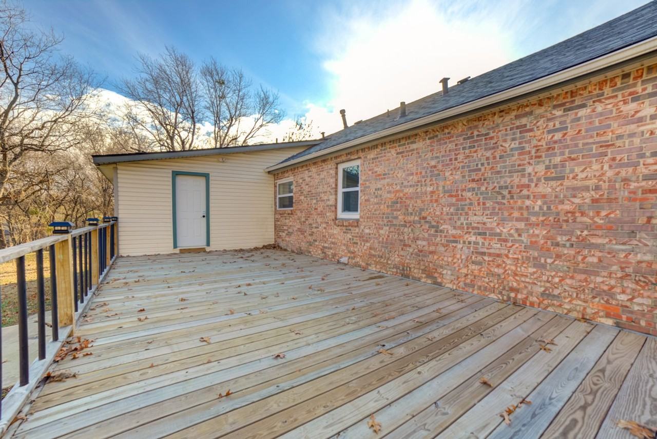 1531 W 46th St - Photo 7 of 39