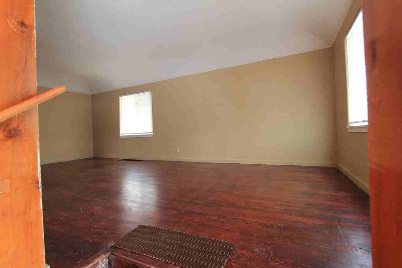 210 Marshall St - Photo 3 of 14