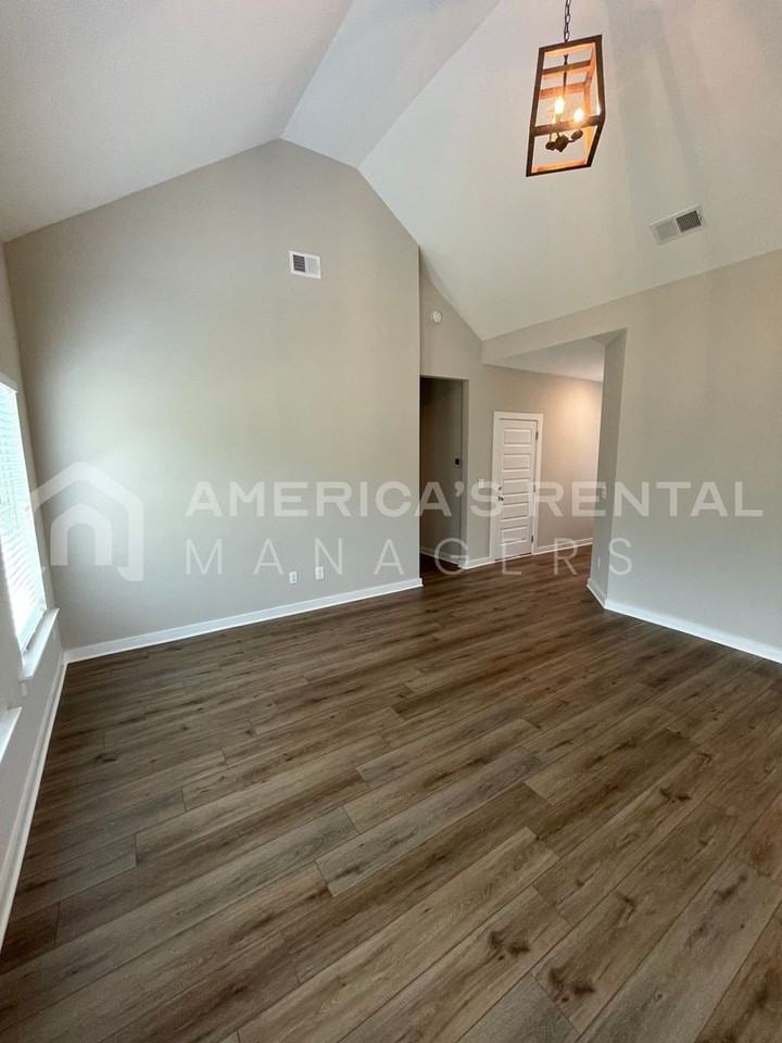 251 Keswick Dr - Photo 7 of 31