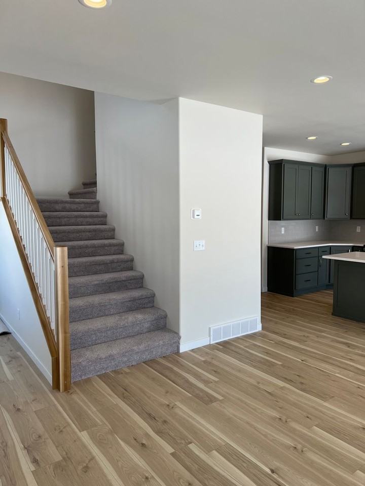 1360 Goldenwood Dr - Photo 4 of 50
