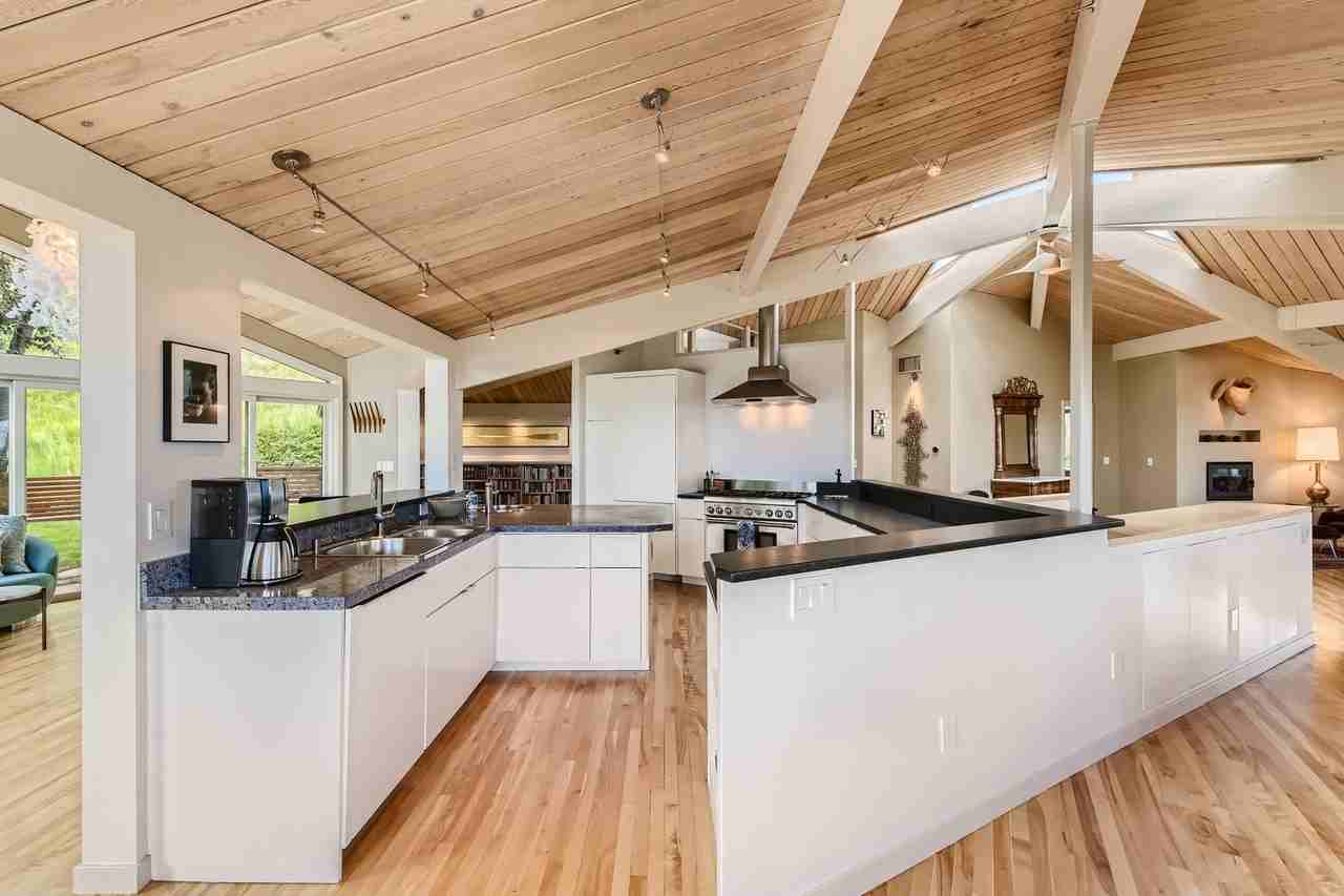 450 College Avenue - Photo 3 of 39