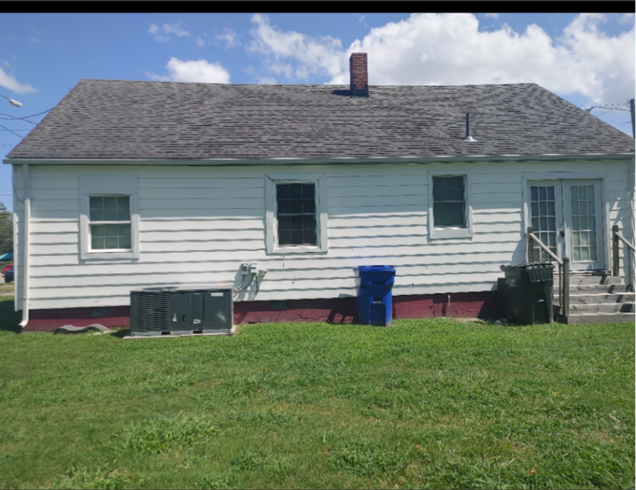 953 Newtown Rd - Photo 2 of 8