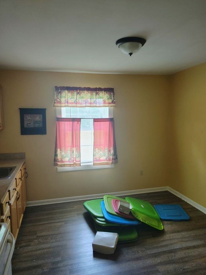 953 Newtown Rd - Photo 3 of 8