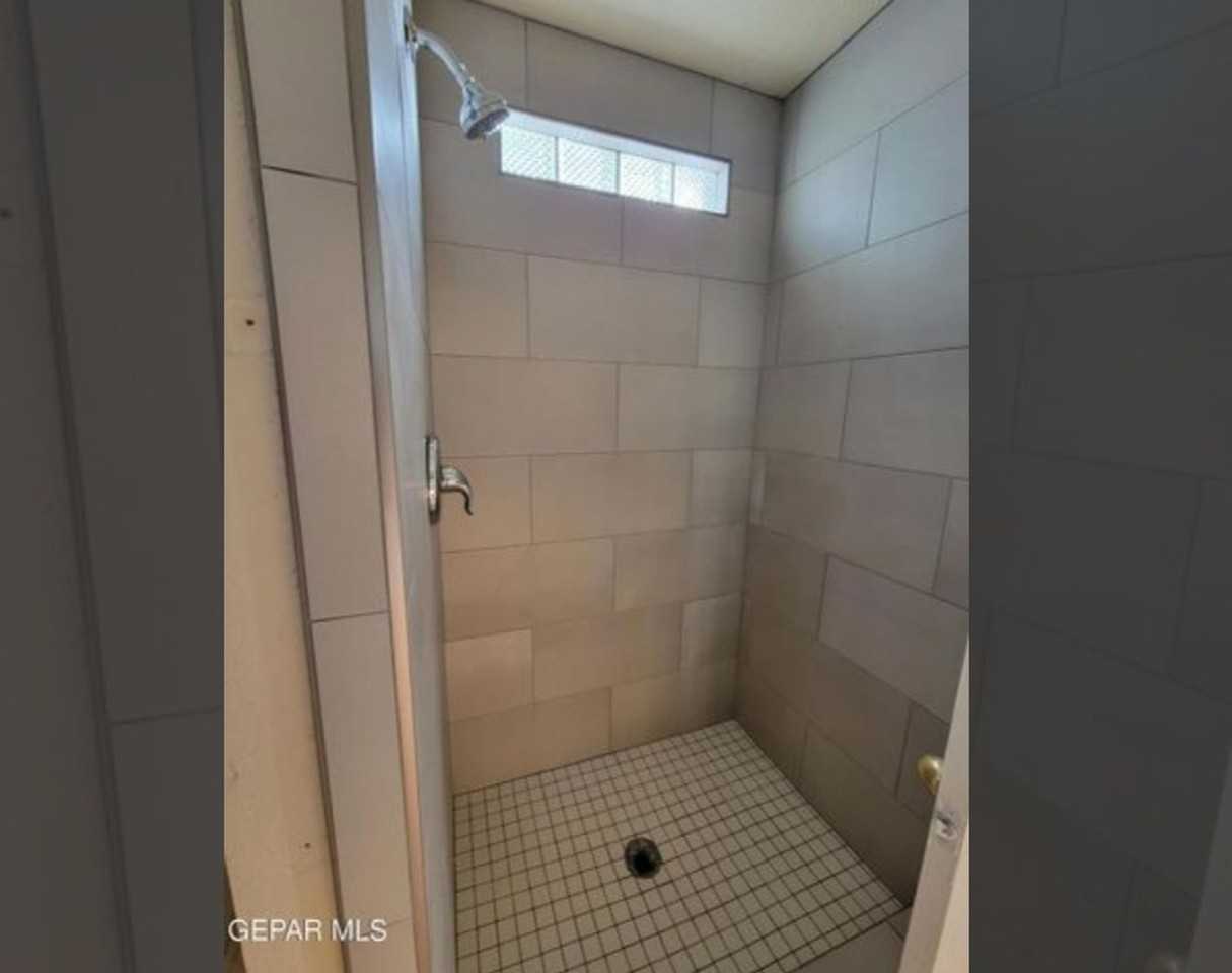 12492 Wendy Reed Dr - Photo 4 of 16