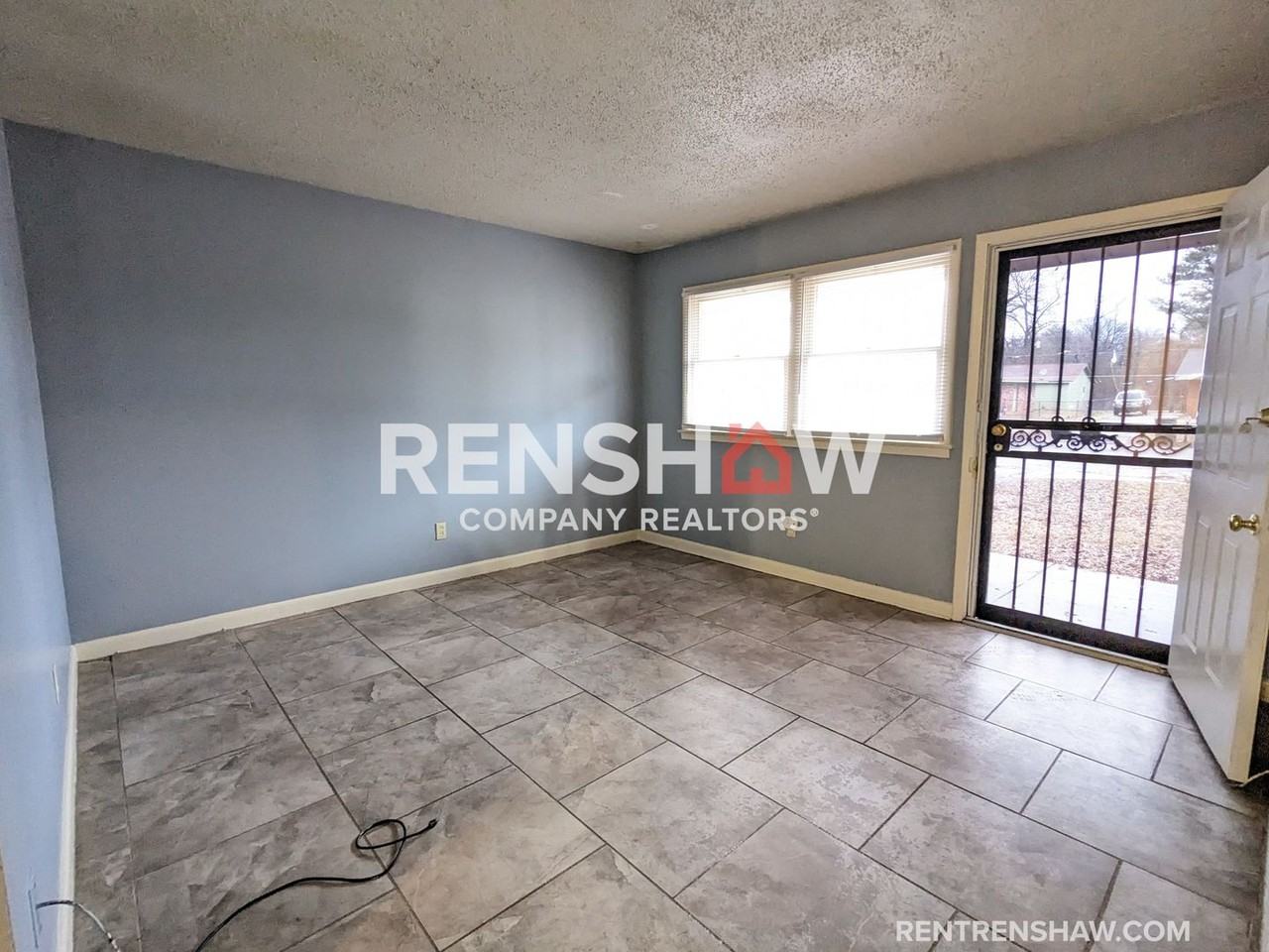 339 Stoneham Rd - Photo 3 of 21