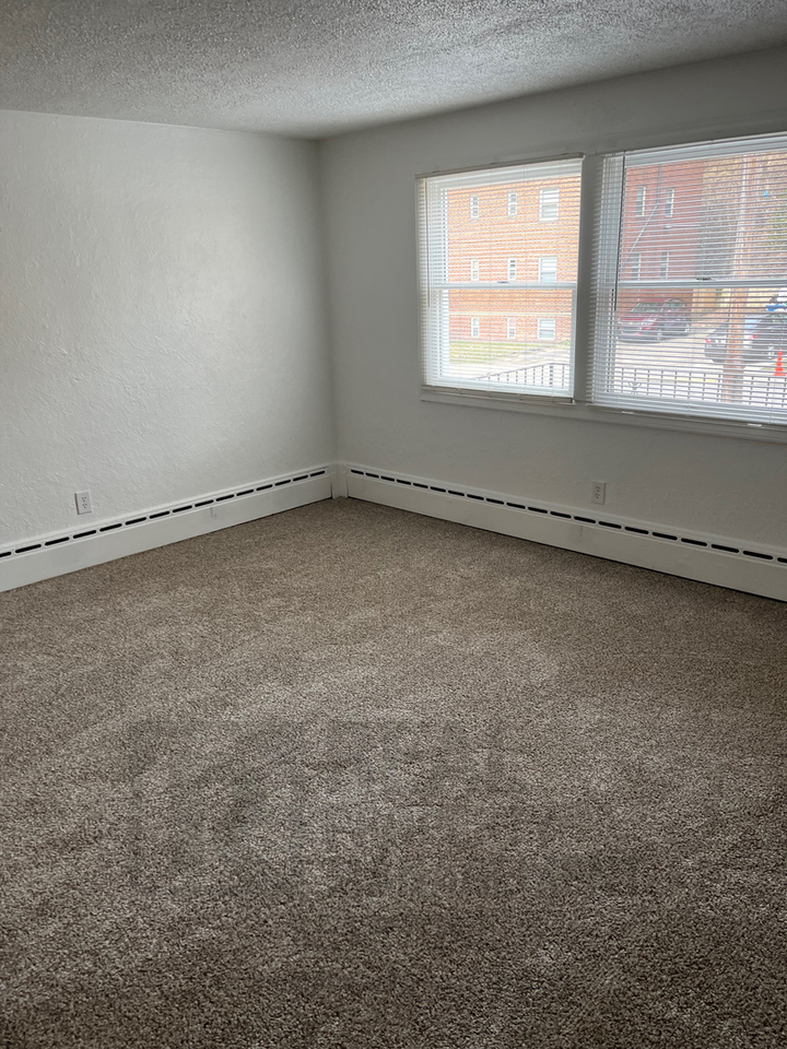 307 Greenlee Rd - Photo 3 of 31