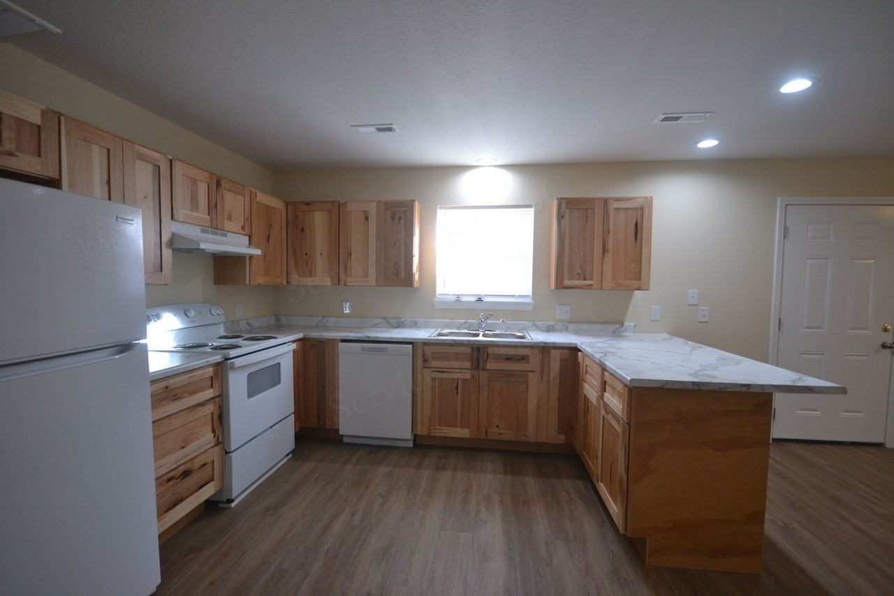 510 510 N Poplar - 510 N Poplar - Photo 5 of 18