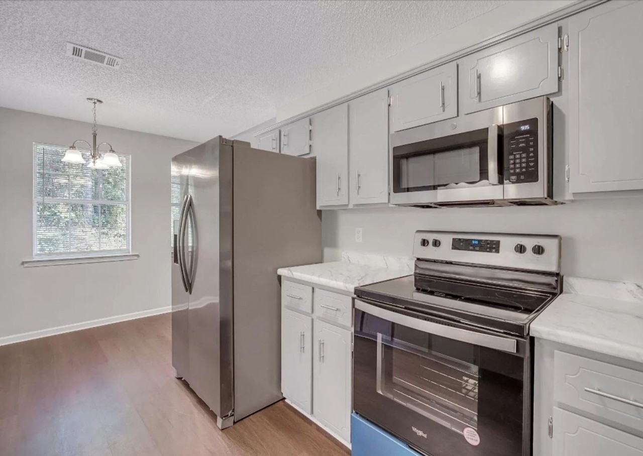 105 Ne Shayna Dr - Photo 3 of 11