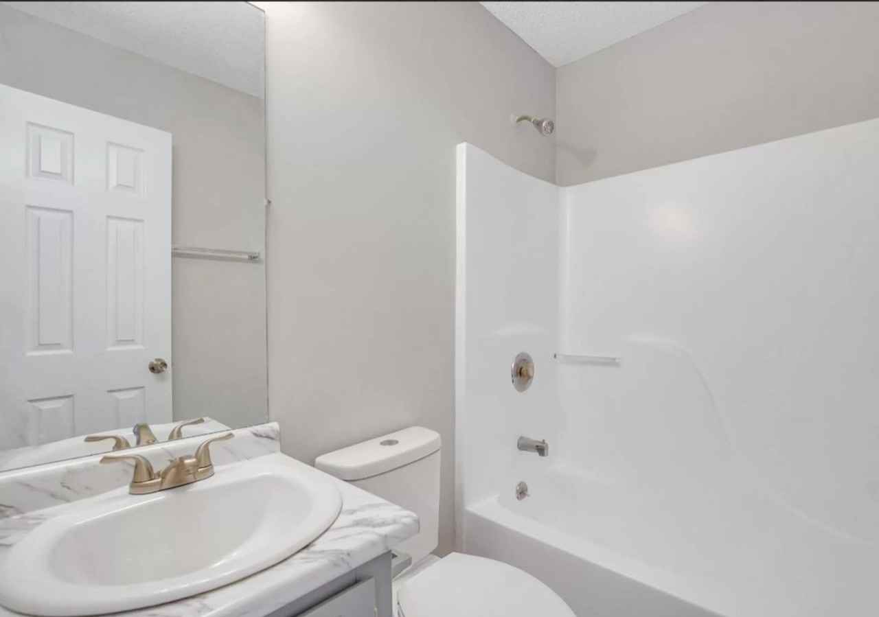 105 Ne Shayna Dr - Photo 5 of 11